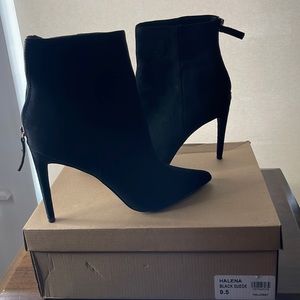 Steve Madden Halena Black Suede Ankle Boot